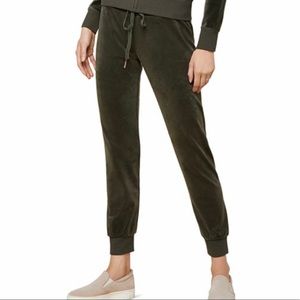 Tight leg velour Juicy Couture sweatpants